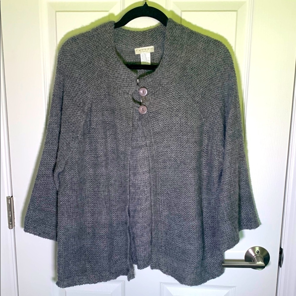 Tweeds woman NWT gray chunky knit cardigan with two front buttons size 2X